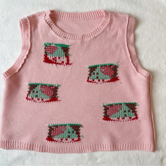 Vintage Pink Strawberry Knit Cropped Sweater Vest, size Small - Picture 11 of 16